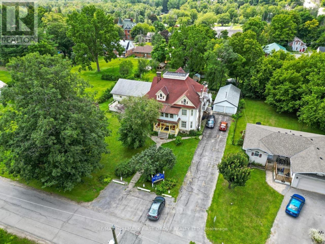 Marmora And Lake Inn And Victorian Diner Exteriör bild